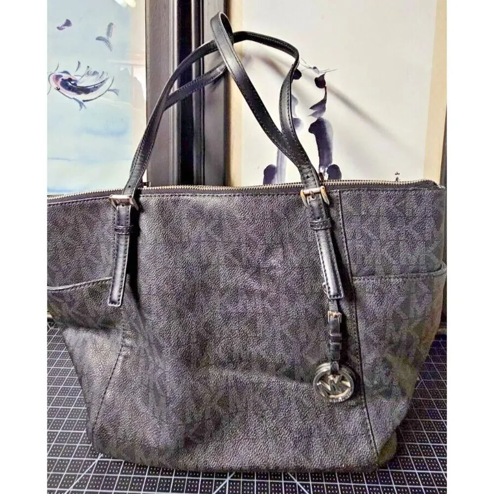 Michael Kors Jet Set Travel 